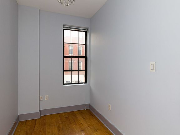 4th image of 292 Bedford Ave #8