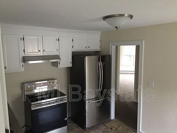 5th image of 223 Lincoln St Floor 2