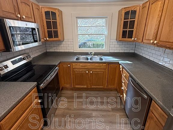 5th image of 1068 Matson Dr