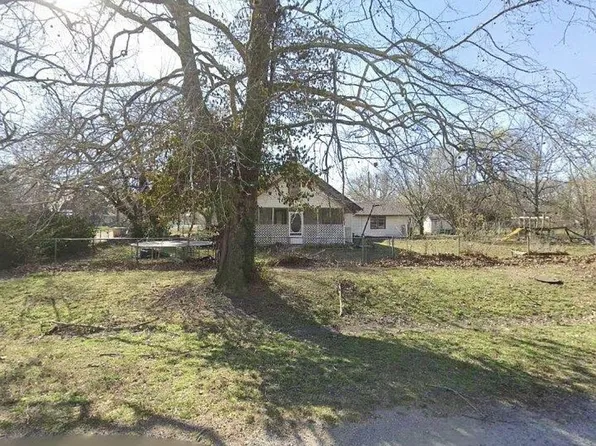203 N Lincoln St, Belle Plaine, KS 67013