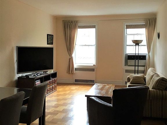 3rd image of 11701 Park Ln S APT B6f