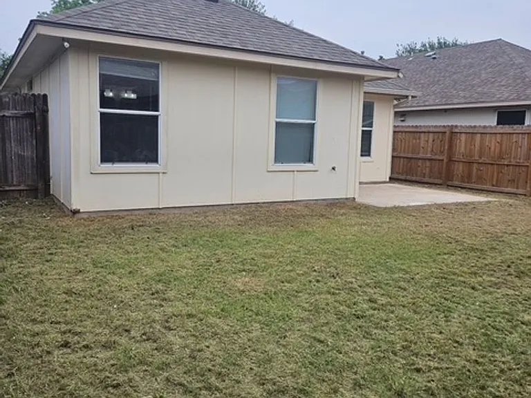 15209 Parrish Ln — Photo 20