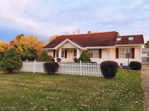 7547 Lincoln St SE, East Canton, OH 44730