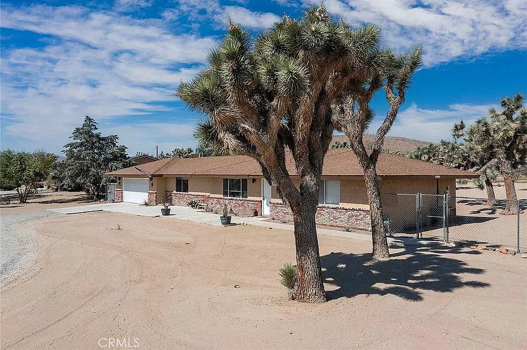 5010 Paradise View Rd — Photo 1