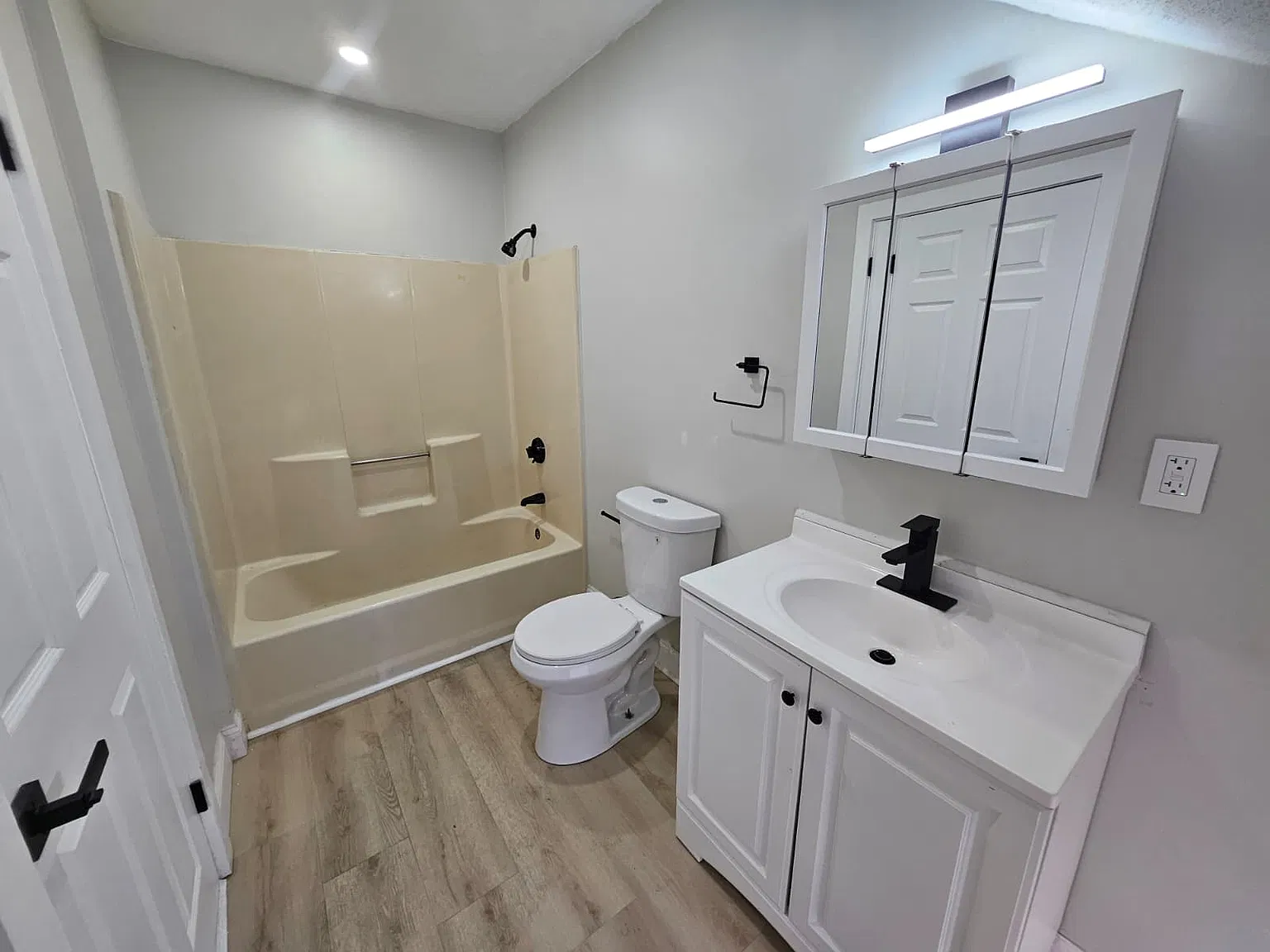 2 bed, $1,695 — Photo 3