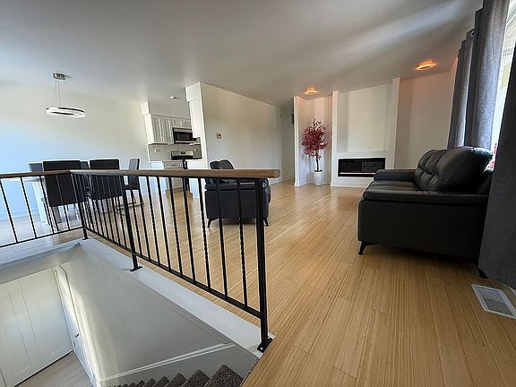 2nd image of 590 Willowcreek Ct #4-14