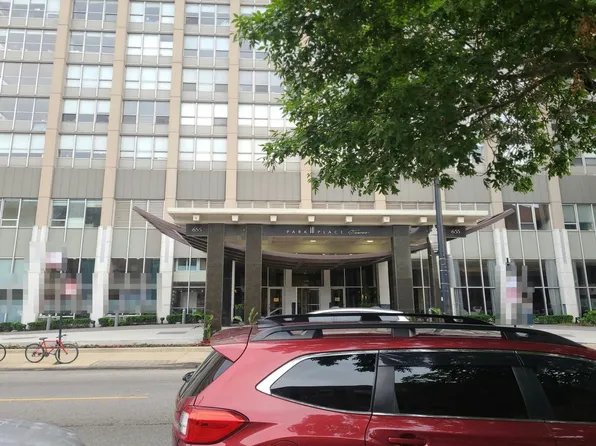 655 W Irving Park Rd, Chicago, IL 60613
