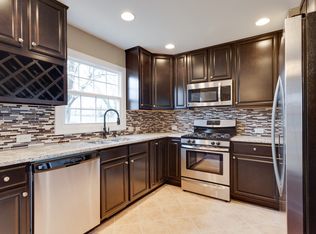 226 W Ash Rd, Sterling, VA 20164