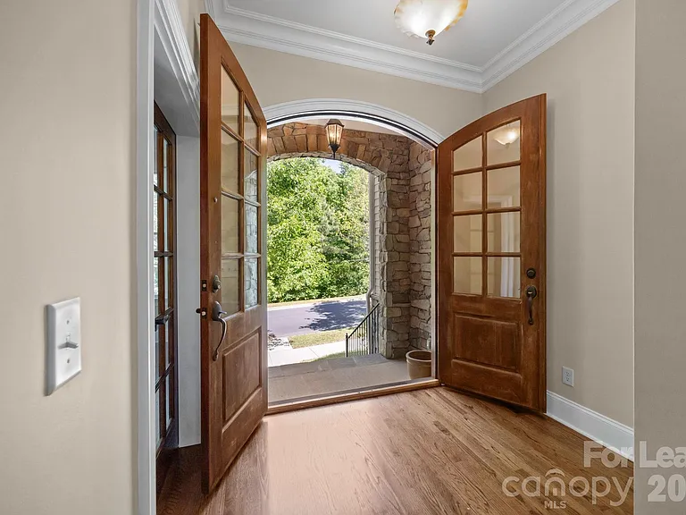 11938 Bradford Park Dr — Photo 5