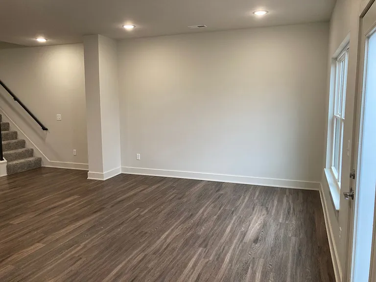 312 Lincoln St — Photo 25