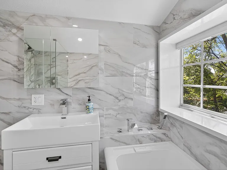 5929 Weaver Ln — Photo 2