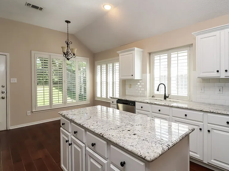 1933 Perry Dr — Photo 7