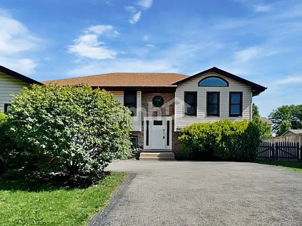 6511 Goldhaber Ln, Plainfield, IL 60586