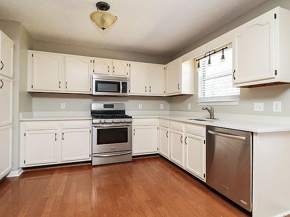 5th image of 1302 Amberwood Cir