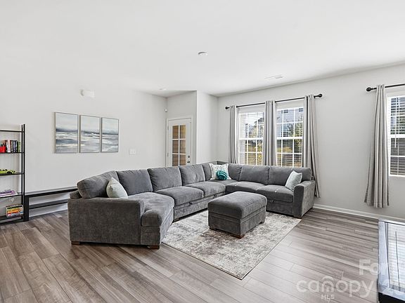 4th image of 9709 Inkberry Dr