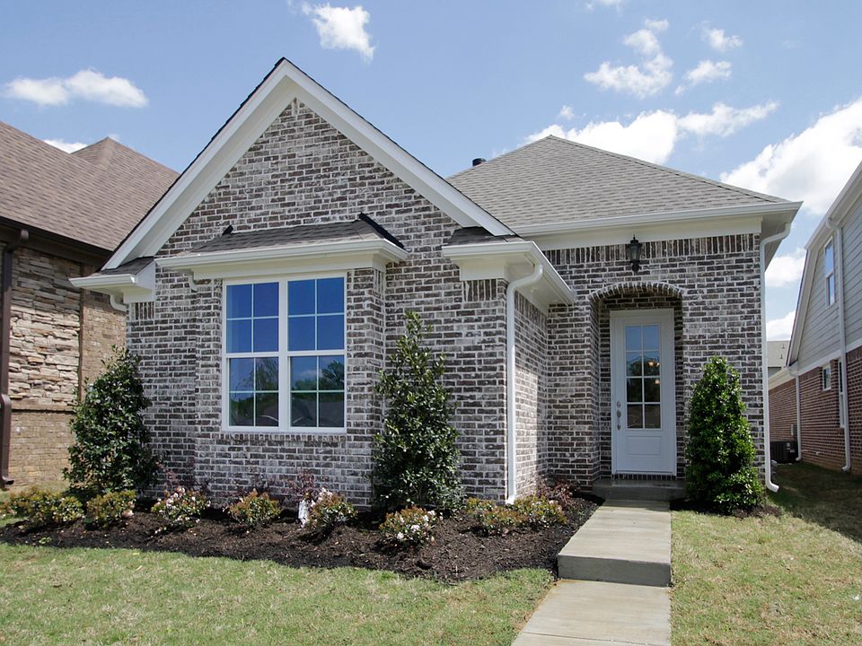 1st image of 460 Cherokee Cir