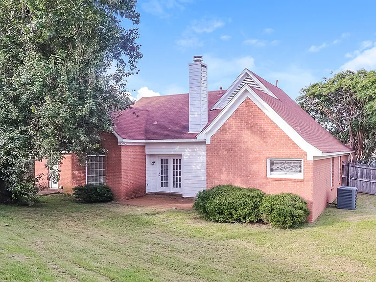4385 Muskerry Cv — Photo 16
