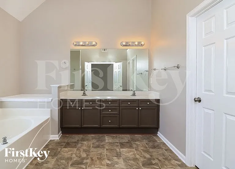 166 Crestview Dr — Photo 13