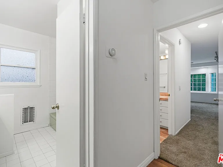 12811 Cumpston St — Photo 23