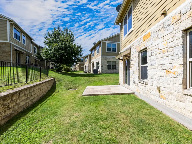 1620 Bryant Dr #904 — Photo 35