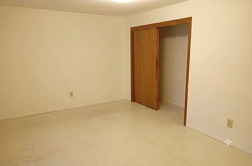 405 E Van Buren St #3 — Photo 2