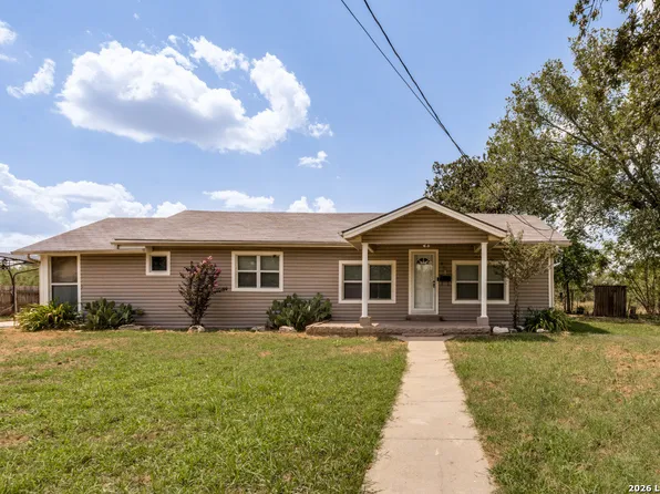 231 ELM AVE, Luling, TX 78648