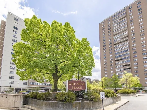 8 Whittier Pl APT 18G, Boston, MA 02114