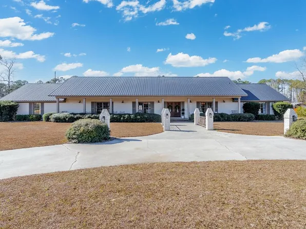 403 Rose Ln, Douglas, GA 31533