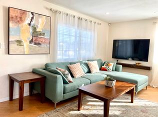 19936 Saticoy St, Winnetka, CA 91306