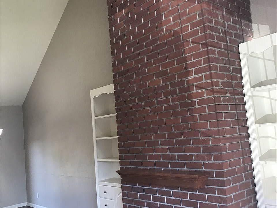 1st image of 2980 Roosevelt Ln