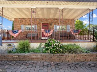 900 Haunted Ln, Bensalem, PA 19020