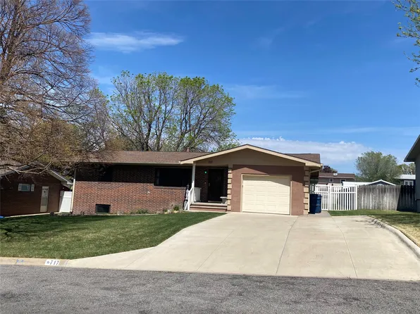 717 N 1st St, Cimarron, KS 67835