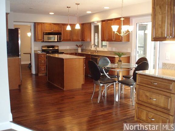 3rd image of 3030 Jewel Ln N