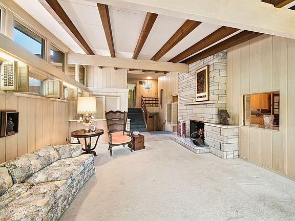 4th image of 301 Kenwood Pl