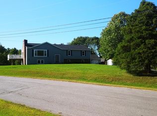 194 Meadow Rd, Topsham, ME 04086