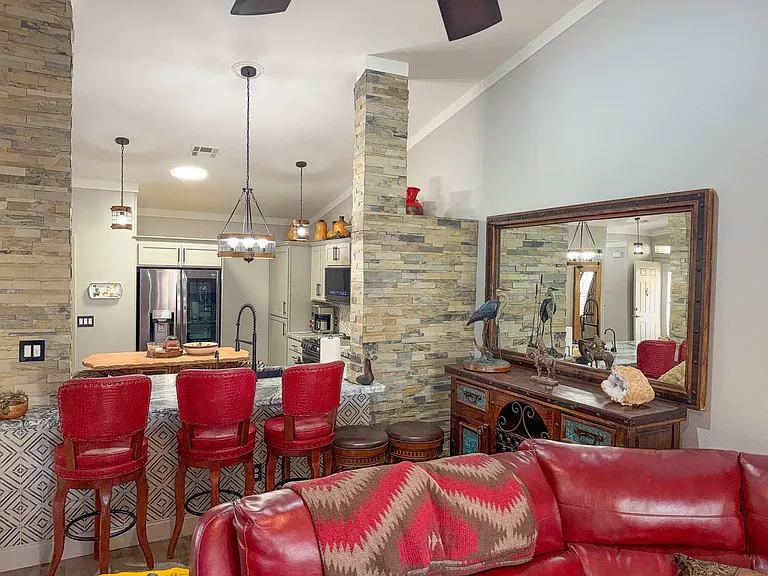 1394 Harbour Dr — Photo 10