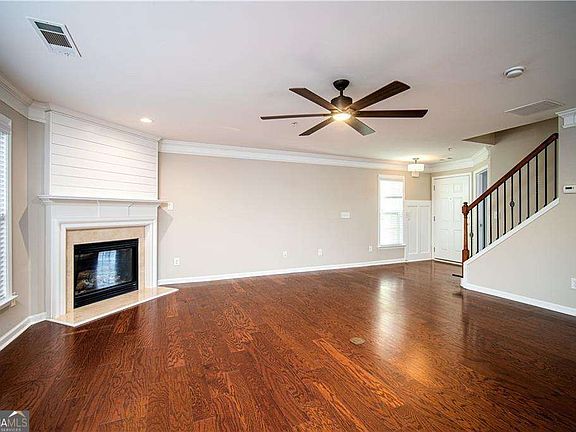 5th image of 265 Balaban Cir