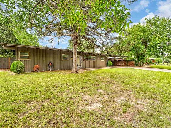 2nd image of 206 NW Mimosa Ln