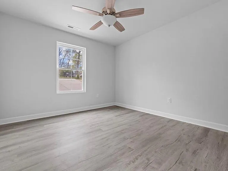 3902 Fairall Dr — Photo 5