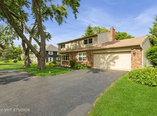 3N265 Lakewood Dr, West Chicago, IL