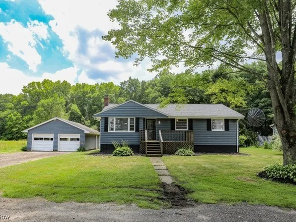 10012 Minyoung Rd, Ravenna, OH 44266