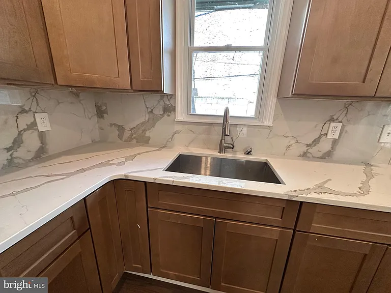 1822 S 22nd St — Photo 21