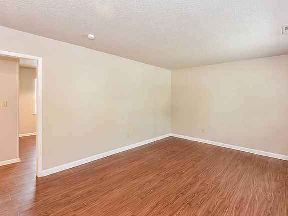 5th image of 14008 Armond Dr SW