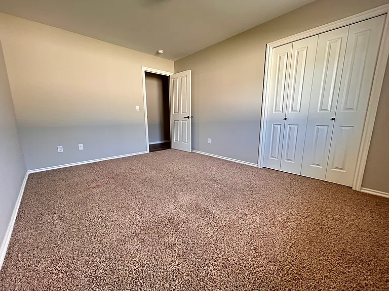 1022 S 88th Ave — Photo 6