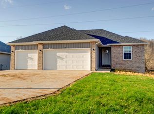 245 E Katie Dr, Springfield, MO 65803