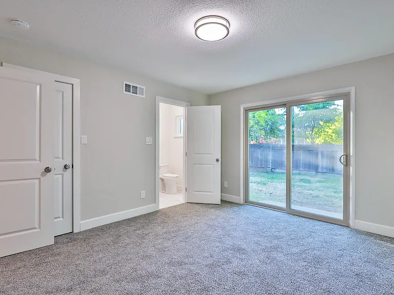 8257 Lake Forest Dr — Photo 19