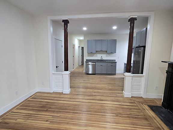 4th image of 132 1st St APT 2