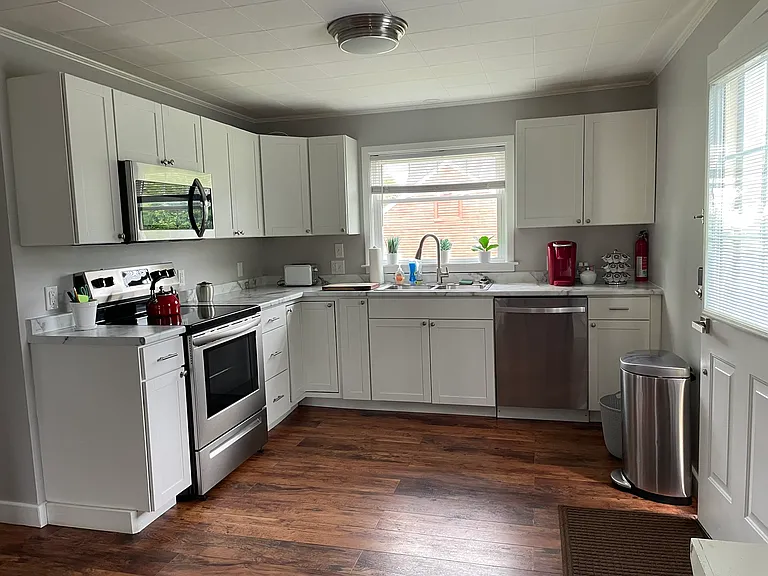 Entry to kitchen