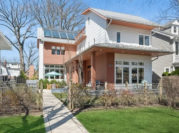 824 Oakwood Ave, Wilmette, IL 60091