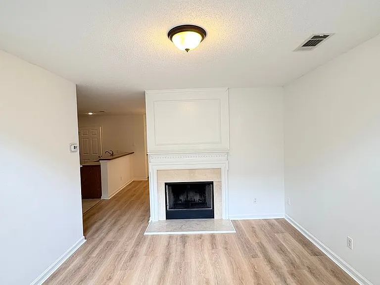 390 Gardners Cir — Photo 6